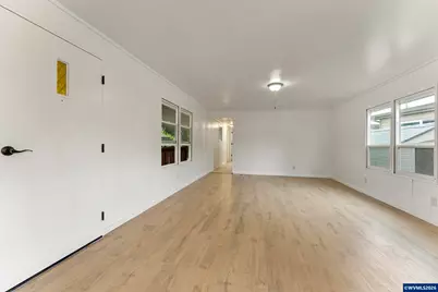 570 N 10th Av #6, Cornelius, OR 97113 - Photo 8