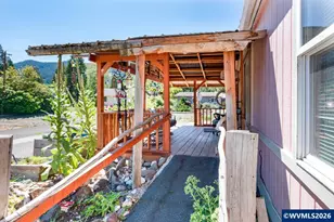 47507 School St, Oakridge, OR 97463 - Photo 10