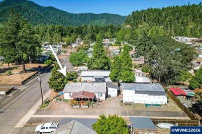 47507 School St, Oakridge, OR 97463 - Photo 8