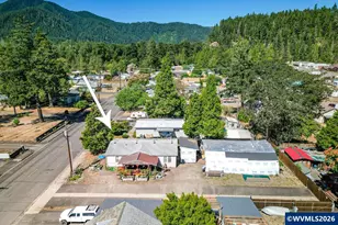 47507 School St, Oakridge, OR 97463 - Photo 8