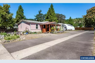 47507 School St, Oakridge, OR 97463 - Photo 1