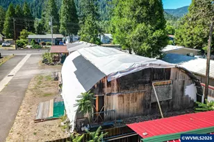 47507 School St, Oakridge, OR 97463 - Photo 4