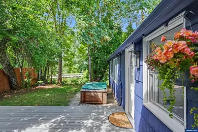 988 SE Miller Av, Dallas, OR 97338 - Photo 28