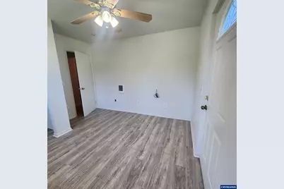 730 Burton St, Harrisburg, OR 97446 - Photo 18