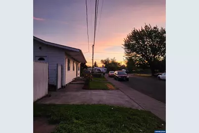 730 Burton St, Harrisburg, OR 97446 - Photo 4