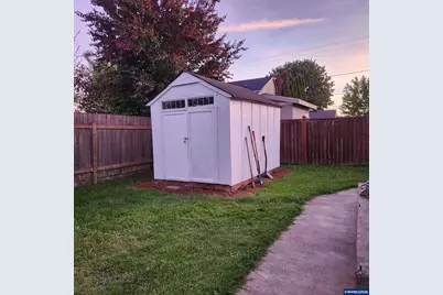 730 Burton St, Harrisburg, OR 97446 - Photo 30
