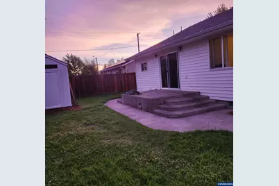 730 Burton St, Harrisburg, OR 97446 - Photo 26