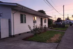 730 Burton St, Harrisburg, OR 97446 - Photo 2