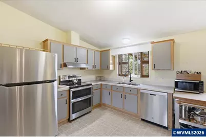 39096 Shelburn Dr, Scio, OR 97374 - Photo 8