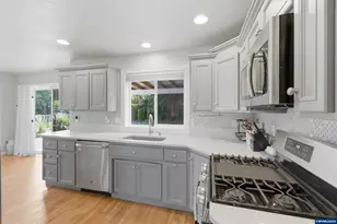 2925 Doaks Ferry Rd NW, Salem, OR 97304 - Photo 18