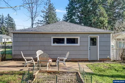 820 West Vista Av S, Salem, OR 97302 - Photo 30