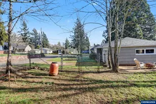 820 W Vista Ave S, Salem, OR 97302 - Photo 34