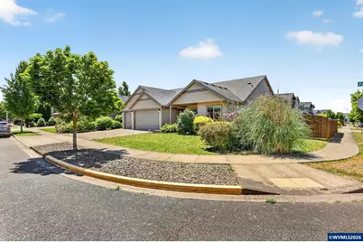 511 Paradise St, Woodburn, OR 97071 - Photo 28