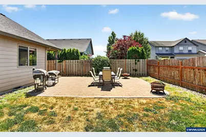 511 Paradise St, Woodburn, OR 97071 - Photo 24