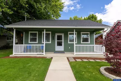 233 S 15th St, Philomath, OR 97370 - Photo 4