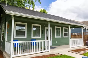 233 S 15th St, Philomath, OR 97370 - Photo 8