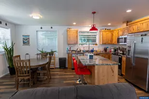 233 S 15th St, Philomath, OR 97370 - Photo 16