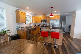 233 S 15th St, Philomath, OR 97370 - Photo 18