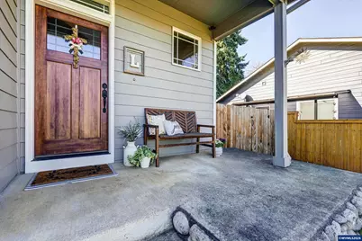 207 Sweden Cir, Silverton, OR 97381 - Photo 4