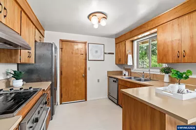 983 NW Cypress Av, Corvallis, OR 97330 - Photo 16