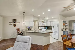 4255 Great Plains Dr NE, Salem, OR 97305 - Photo 12