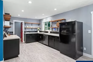 7470 SW Hillcrest Pl, Beaverton, OR 97008 - Photo 8
