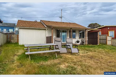 1933 NW Harbor Av, Lincoln City, OR 97367 - Photo 4