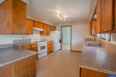 951 Dogwood St, Sweet Home, OR 97386 - Photo 10