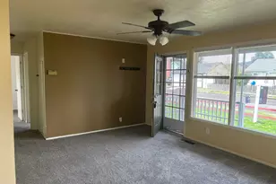 830 S 7th St, Cottage Grove, OR 97424 - Photo 10