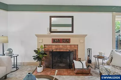 404 SW 6th St, Corvallis, OR 97333 - Photo 6