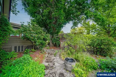 404 SW 6th St, Corvallis, OR 97333 - Photo 46