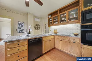 404 SW 6th St, Corvallis, OR 97333 - Photo 16