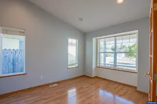 434 Water's Edge Ct, Lebanon, OR 97355 - Photo 18