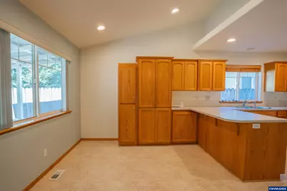 434 Waters Edge Ct, Lebanon, OR 97355 - Photo 10