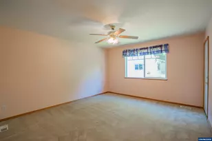 434 Water's Edge Ct, Lebanon, OR 97355 - Photo 14