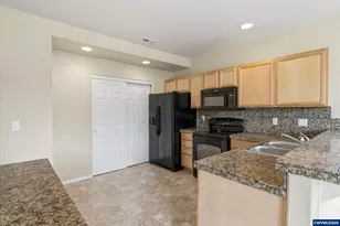 827 Millstream Pl NE, Albany, OR 97322 - Photo 16