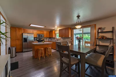 3002 S 7th Pl, Lebanon, OR 97355 - Photo 10