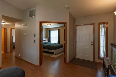 3002 S 7th Pl, Lebanon, OR 97355 - Photo 4