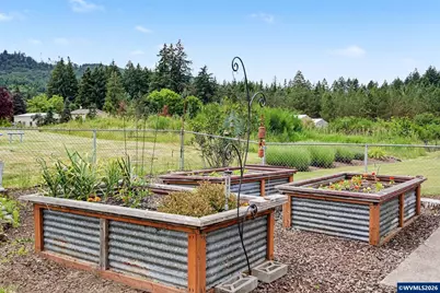 762 3rd St, Lyons, OR 97358 - Photo 8