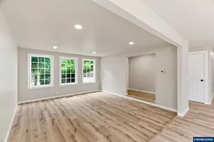 1015 Cunningham Ln S, Salem, OR 97302 - Photo 8