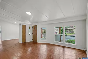 1805 48th Ave SE, Albany, OR 97322 - Photo 6
