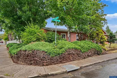 1805 48th Av SE, Albany, OR 97322 - Photo 2