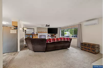 430 N 6th St, Harrisburg, OR 97446 - Photo 8