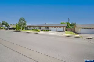 1166 N Douglas Ave, Stayton, OR 97383 - Photo 8