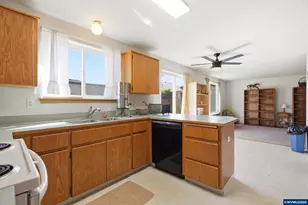 147 E Fir Dr, Gervais, OR 97026 - Photo 12