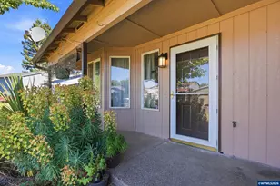 147 E Fir Dr, Gervais, OR 97026 - Photo 4