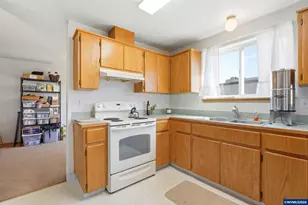 147 E Fir Dr, Gervais, OR 97026 - Photo 10