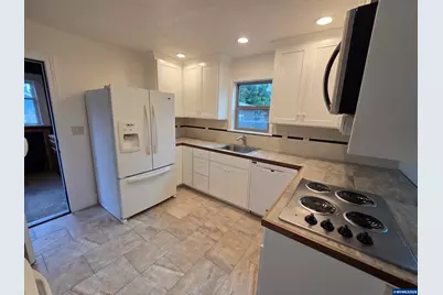 4085 Glenwood Dr SE, Salem, OR 97317 - Photo 8