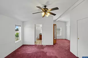1015 Oak St, Silverton, OR 97381 - Photo 18