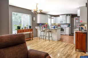 926 Falcon Ct, Lebanon, OR 97355 - Photo 12